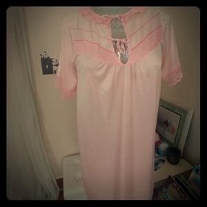 4/$20 Vintage Pink Nightgown DIY